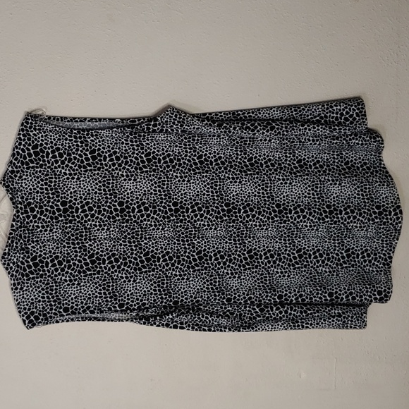 Ophelia Roe Women's Size 2X V-Neck Tunic Length Tank - Picture 2 of 6